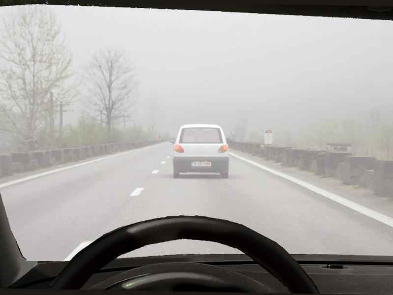 Imaginea întrebării: În această situație, pe lângă luminile de întâlnire trebuie să folosiți: