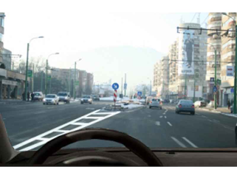 Imaginea întrebării: Este permis virajul la stânga în acest loc?