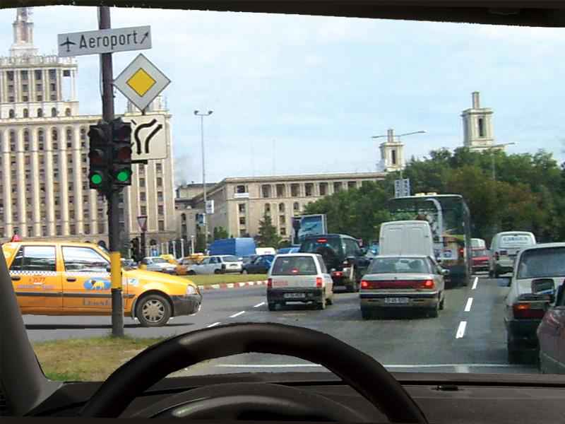 Imaginea întrebării: Vă puteți apropia de vehiculul din față?