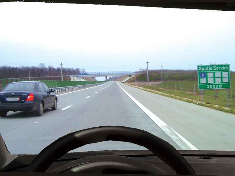 Imaginea întrebării: Pentru a folosi telefonul mobil, atunci când nu aveți un sistem de tip ,,mâini libere,,