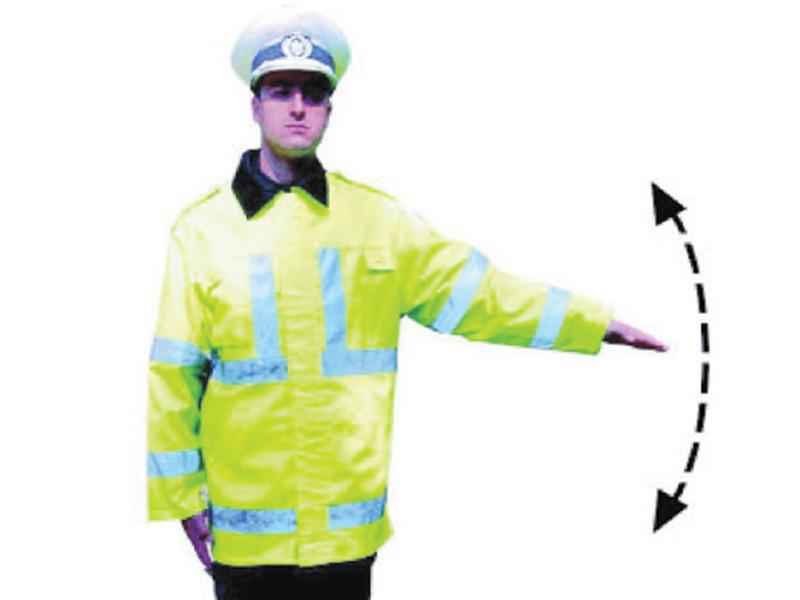 Imaginea întrebării: Ce indică semnalul polițistului?
