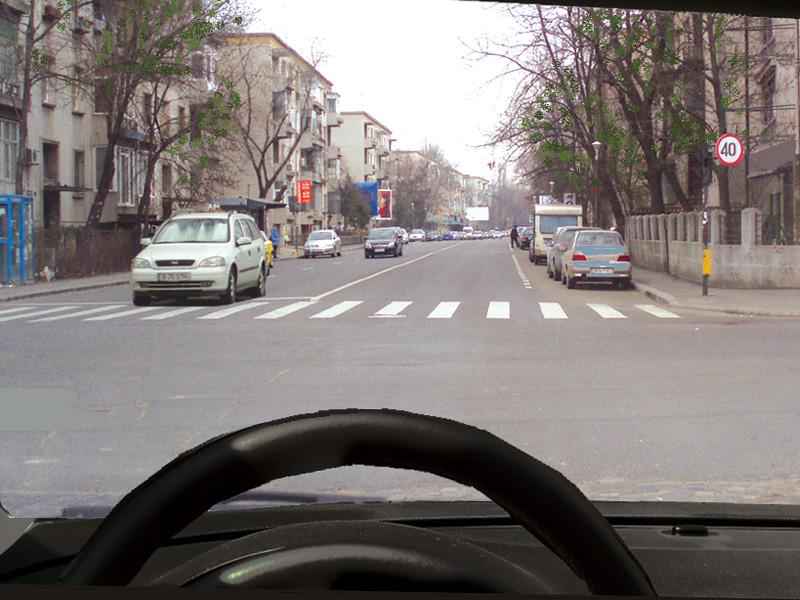 Imaginea întrebării: Cum trebuie să procedați dacă virați la stânga?