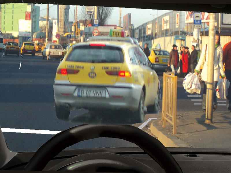 Imaginea întrebării: Ce trebuie să aveți în vedere dacă intenționați să circulați spre dreapta, după taxi?
