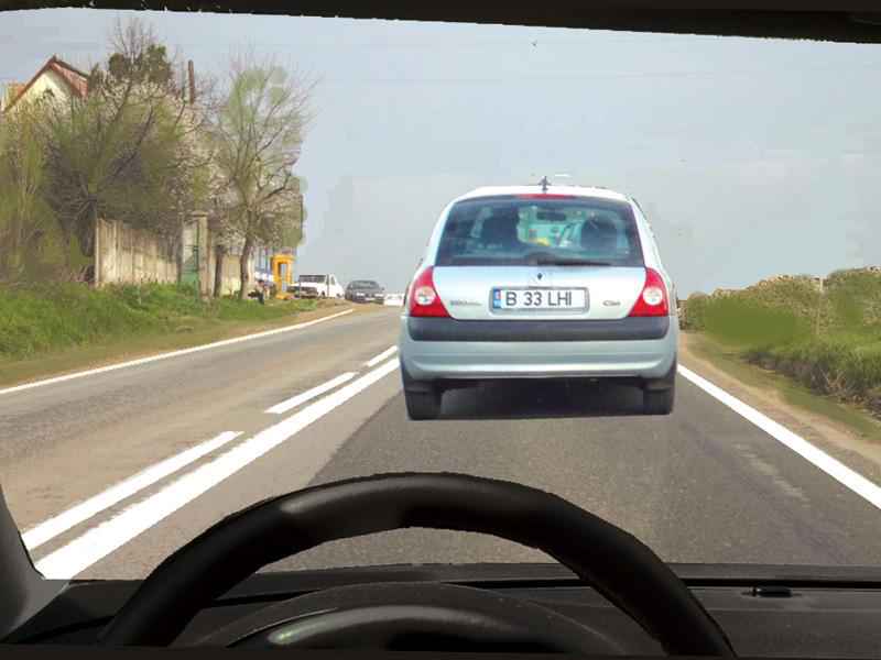 Imaginea întrebării: În această situație executați corect depășirea autoturismului alb?
