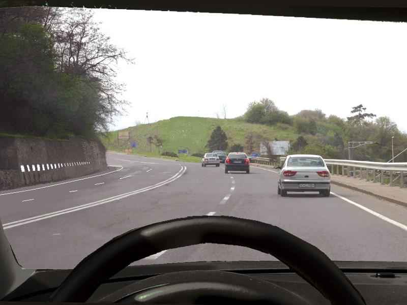 Imaginea întrebării: Puteți depăși mai multe vehicule în situația de față?