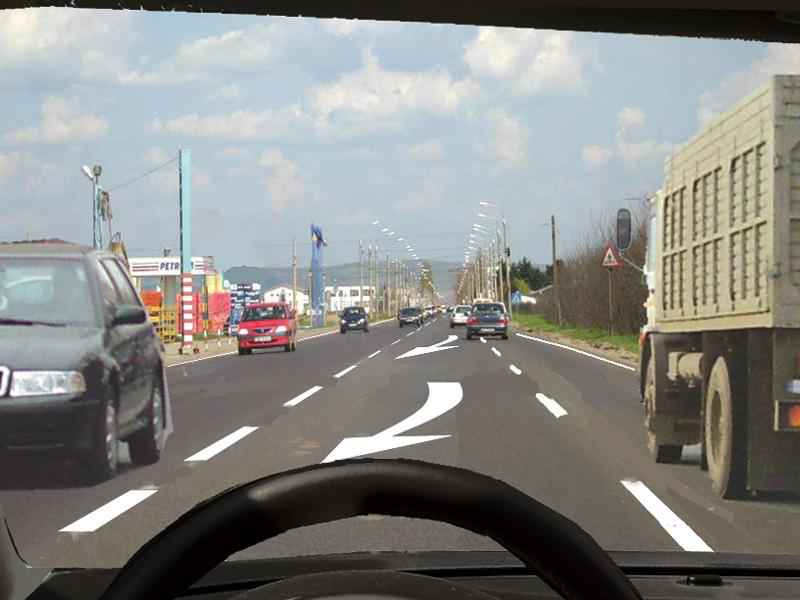 Imaginea întrebării: În situația dată puteți continua depășirea?