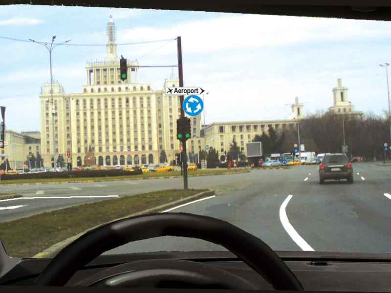 Imaginea întrebării: În acest sens giratoriu sunteți încadrat corespunzător pentru
