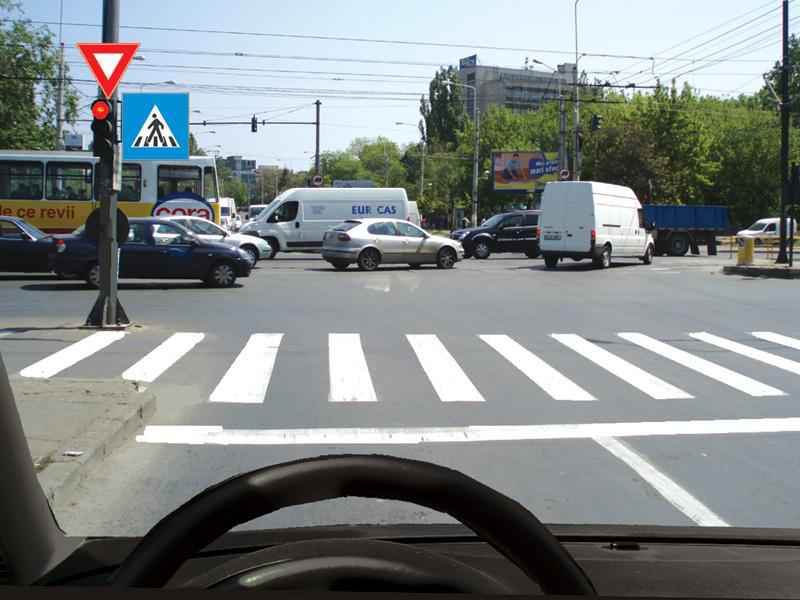 Imaginea întrebării: În această situație opriți: