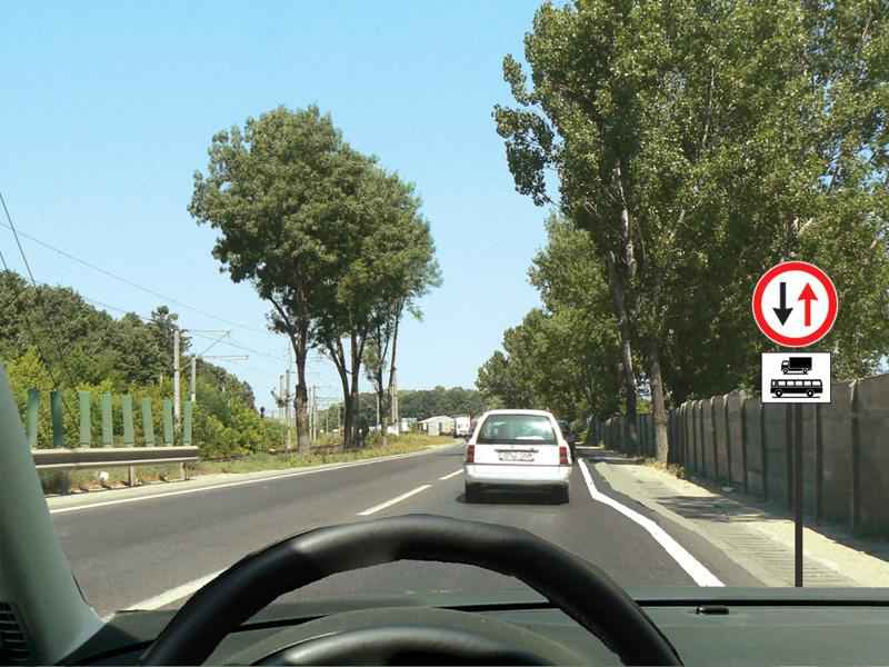 Imaginea întrebării: La întâlnirea panoului de pe stâlp aveți obligația